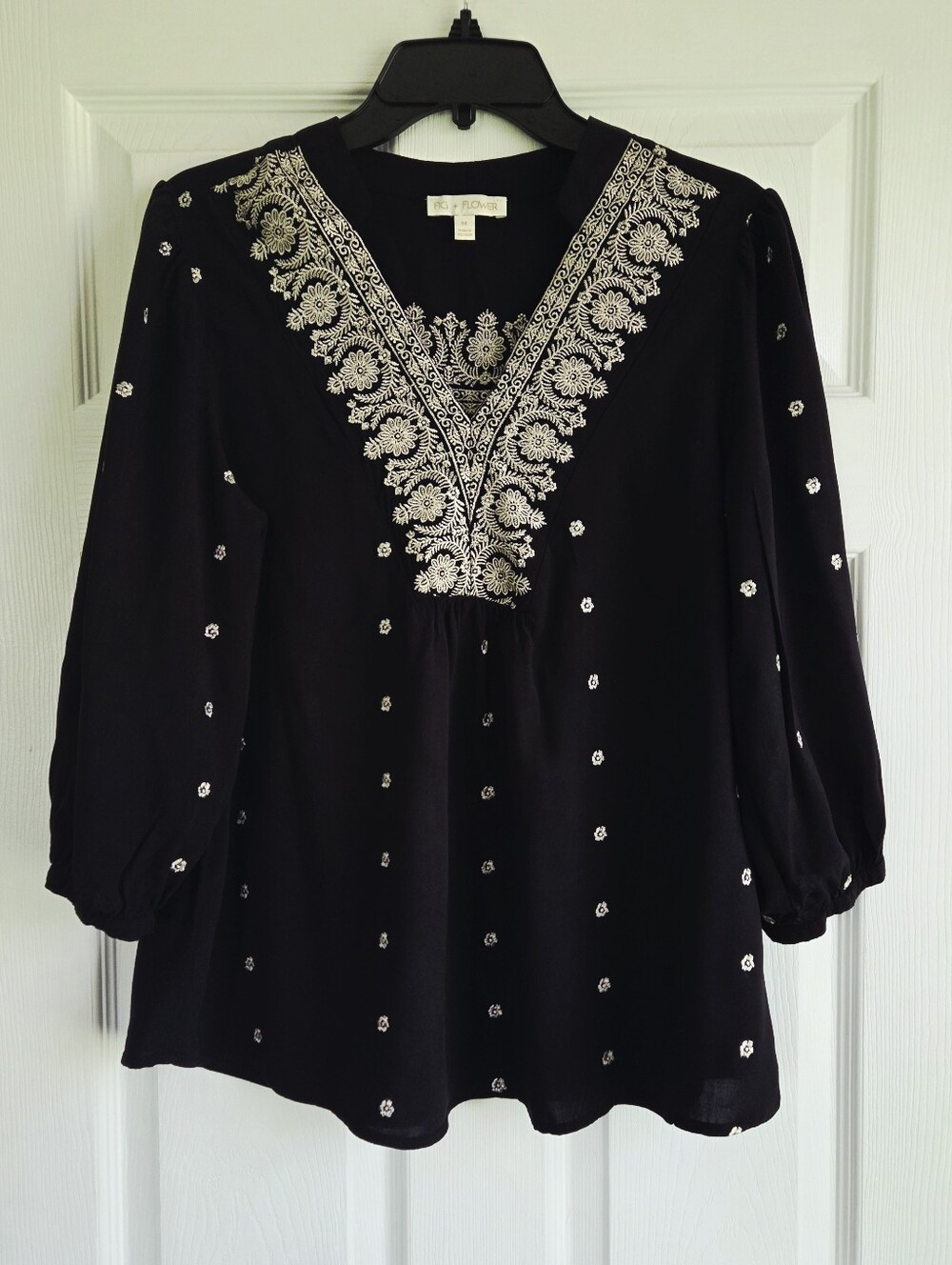 Fig and Flower ✨️ Black Embroidered V-Neck Women's Top Size  M